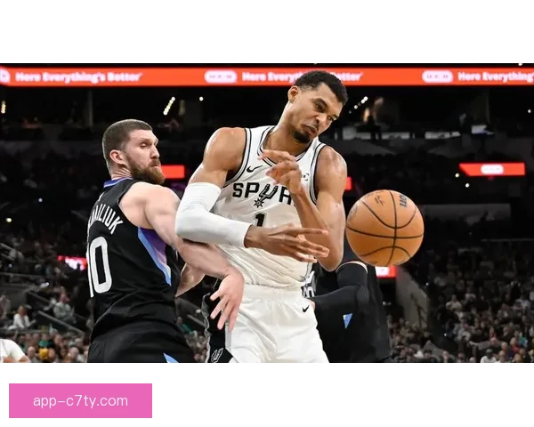 马刺七人上双击退爵士文班爆发